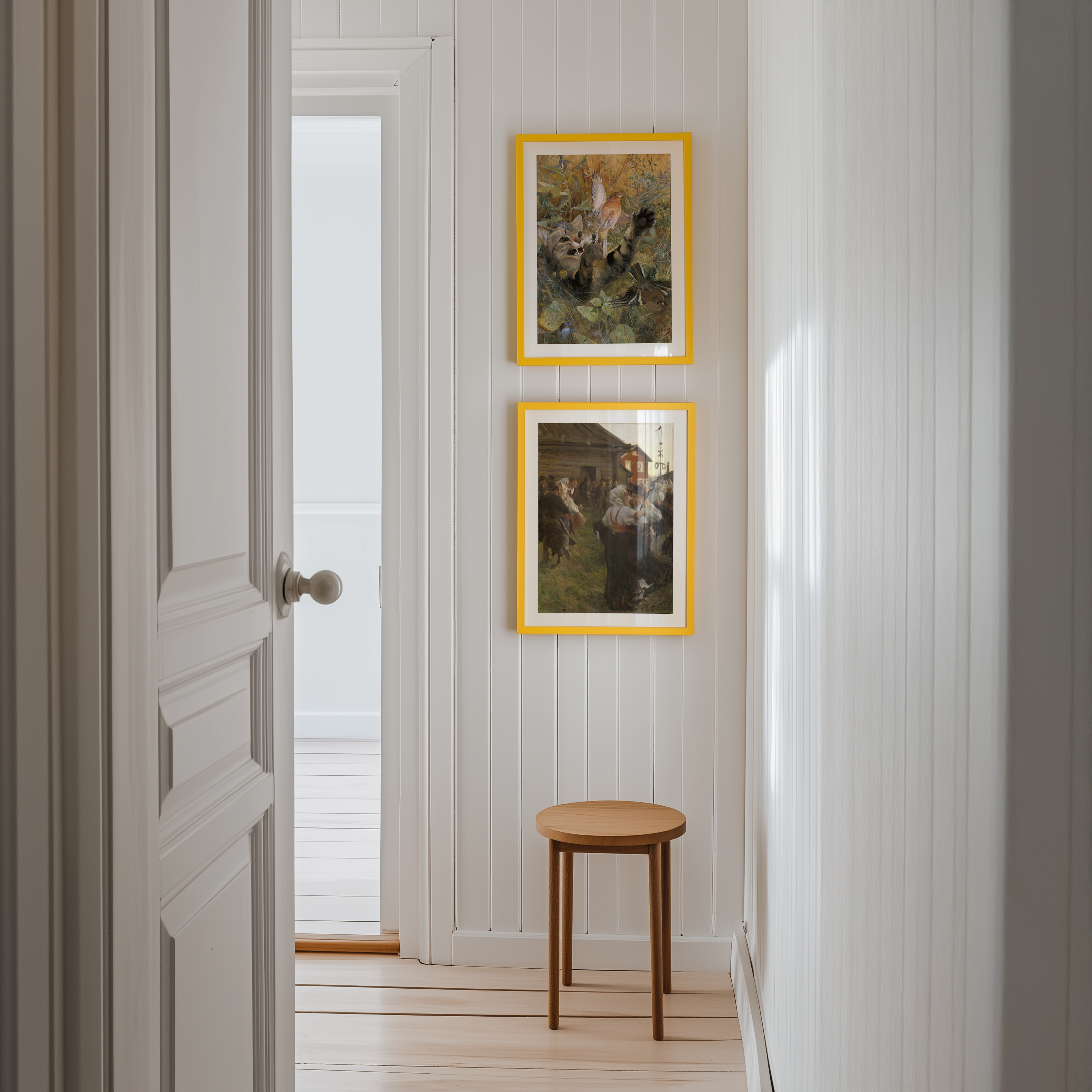 Bild på En katt och en bofink