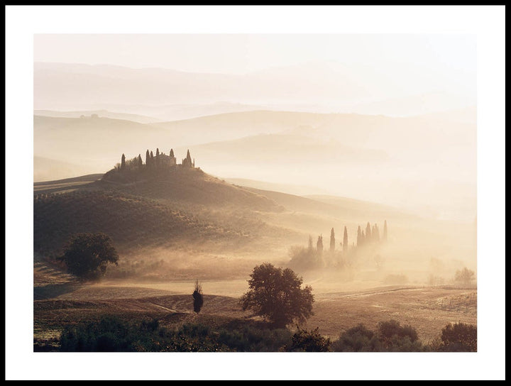 Toscana Landskap I Dimma Poster